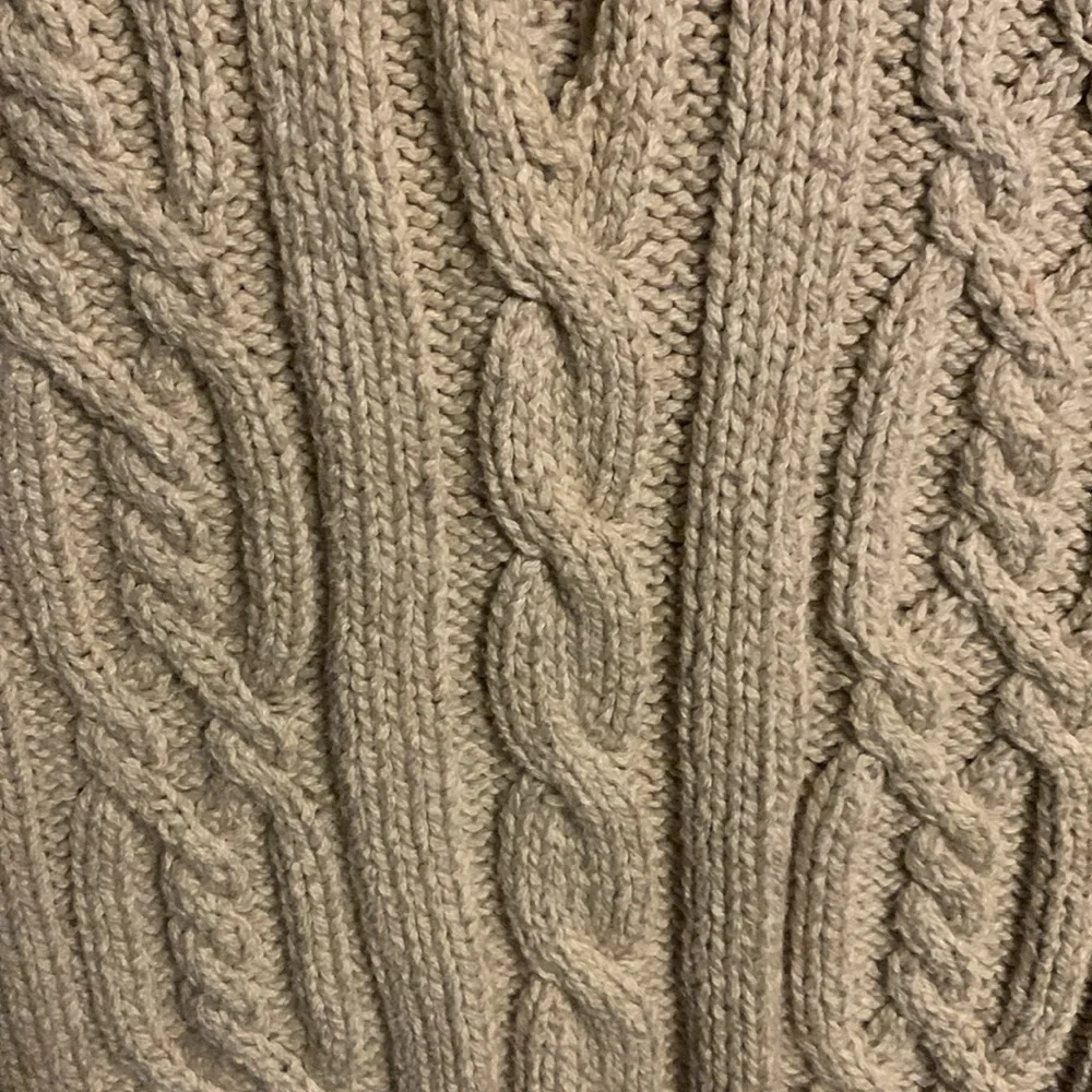 AMERICAN EAGLE AE CABLE KNIT HOODED SWEATER WITH WOODEN BUTTONS Beige Cream Tan - Picture 6 of 8